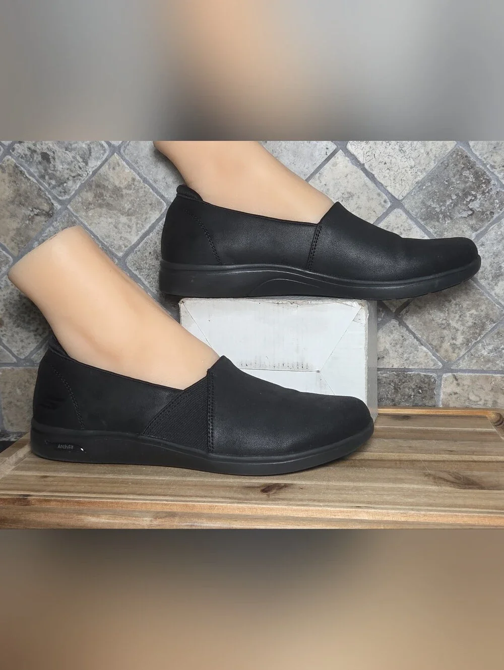 Skechers Arch Fit Uplift Splendid Loafer Slip On Flat Walking Shoes Sz. 10 M